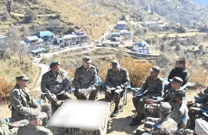Army Chief Reviews Terror Grid